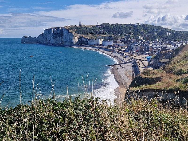 The chalk cliffs and natural arch at Etretat